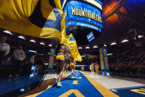 Ross Hodge finalizes WVU hoops roster with Evans Barning's commitment